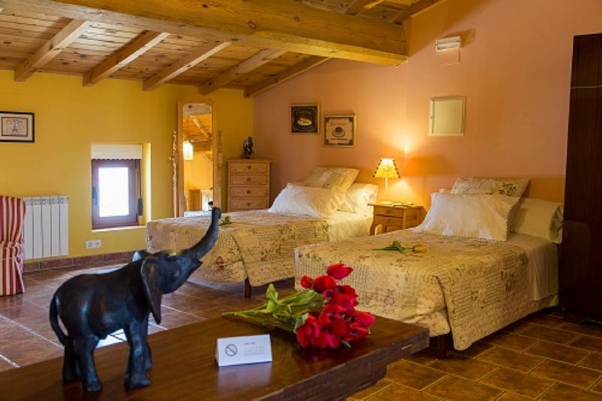 Castronuno Beautiful Alamedas - Una Casa Rural Con Una Historia Unica المظهر الخارجي الصورة